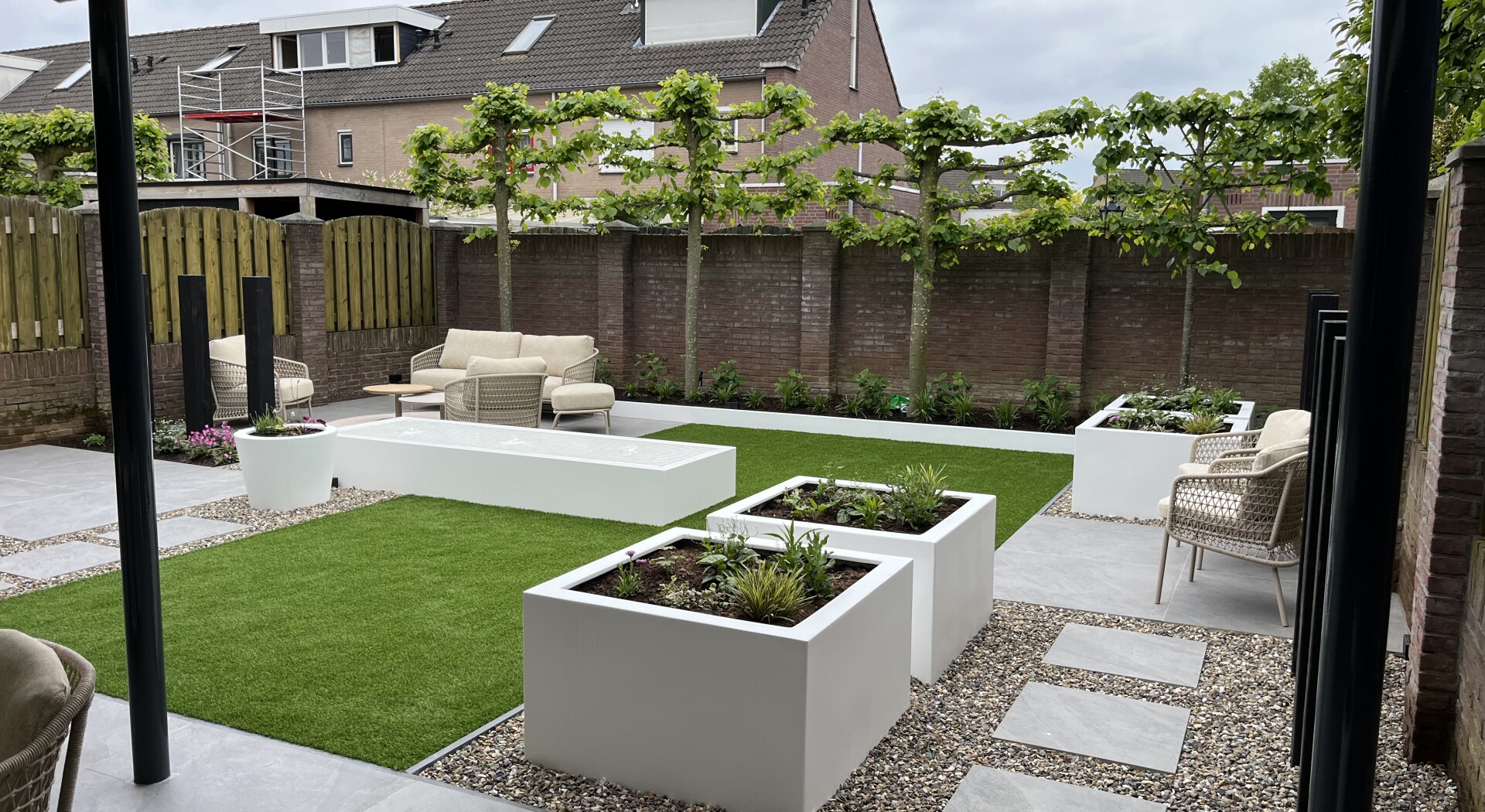 backyard bench flora